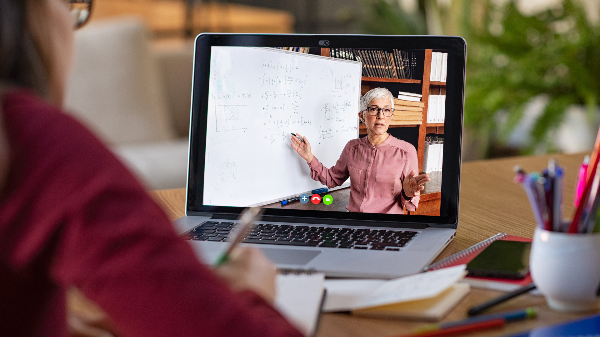 Professeur enseignant en ligne