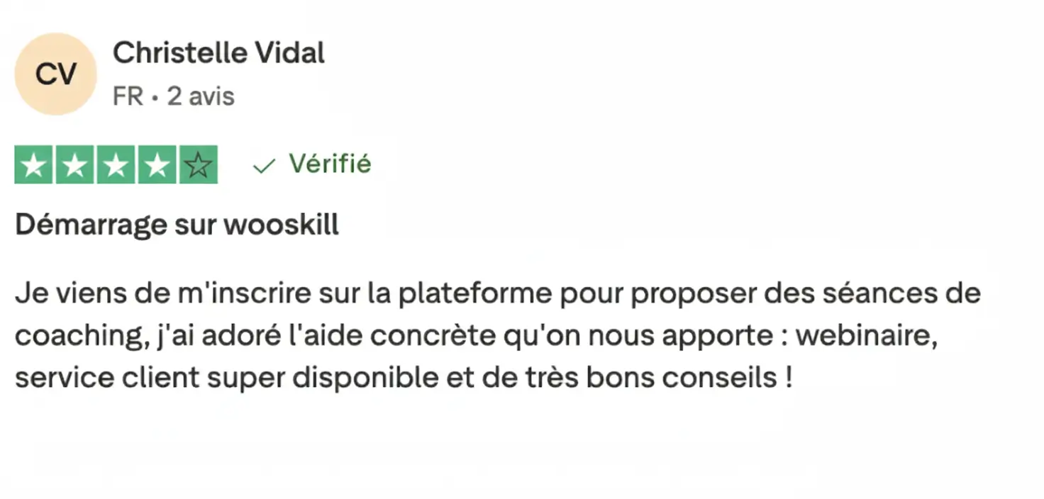 Formatrice satisfaite recommandant Wooskill pour vendre ses formations en ligne